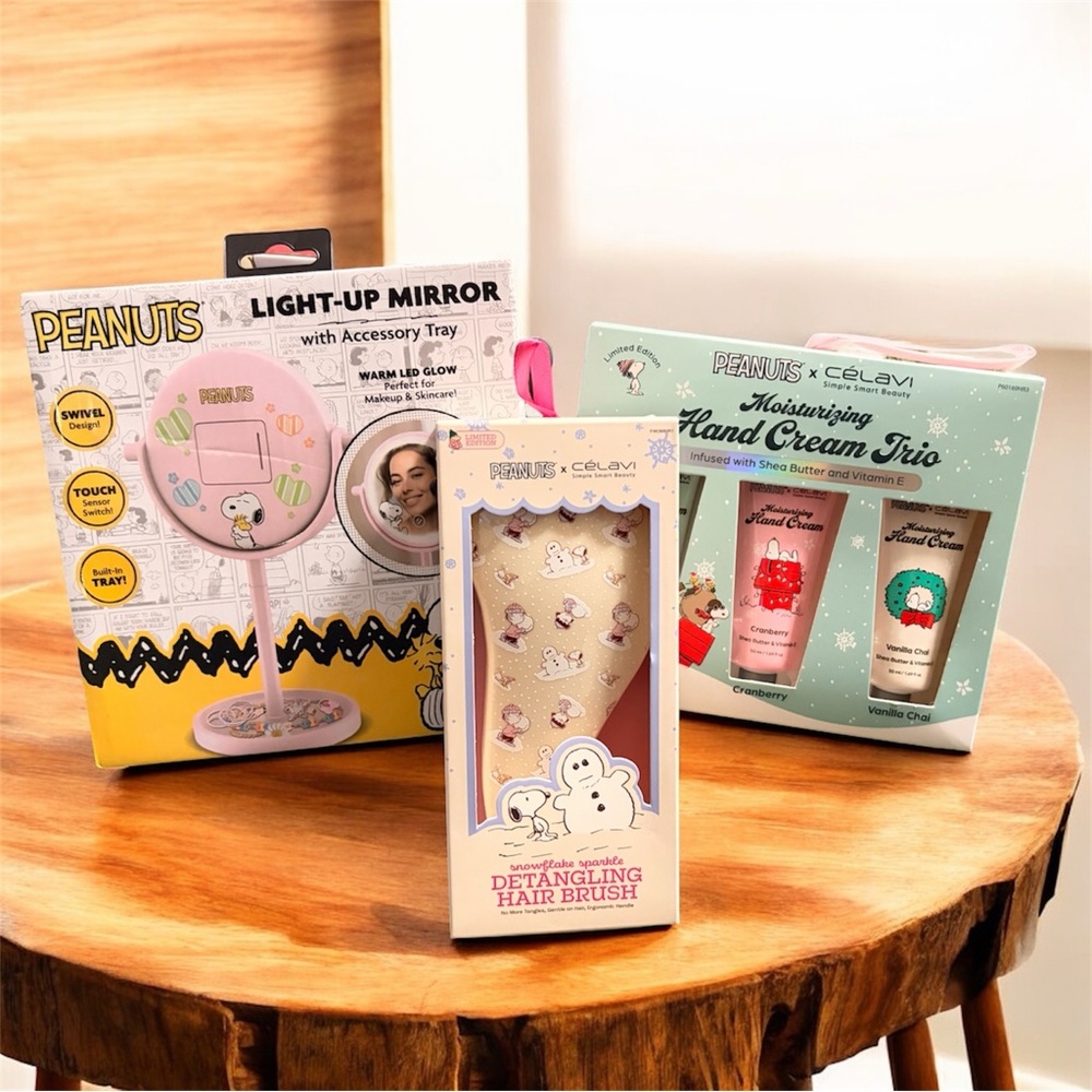 NEW PEANUTS Snoopy & Friends Self Care Bundle-Mirror, Hand cream, Detangle brush